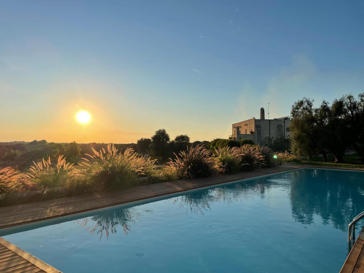 Masseria Le Fabriche Guest House Maruggio Bagian luar foto