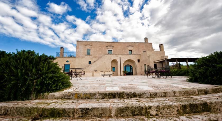 Masseria Le Fabriche Guest House Maruggio Bagian luar foto