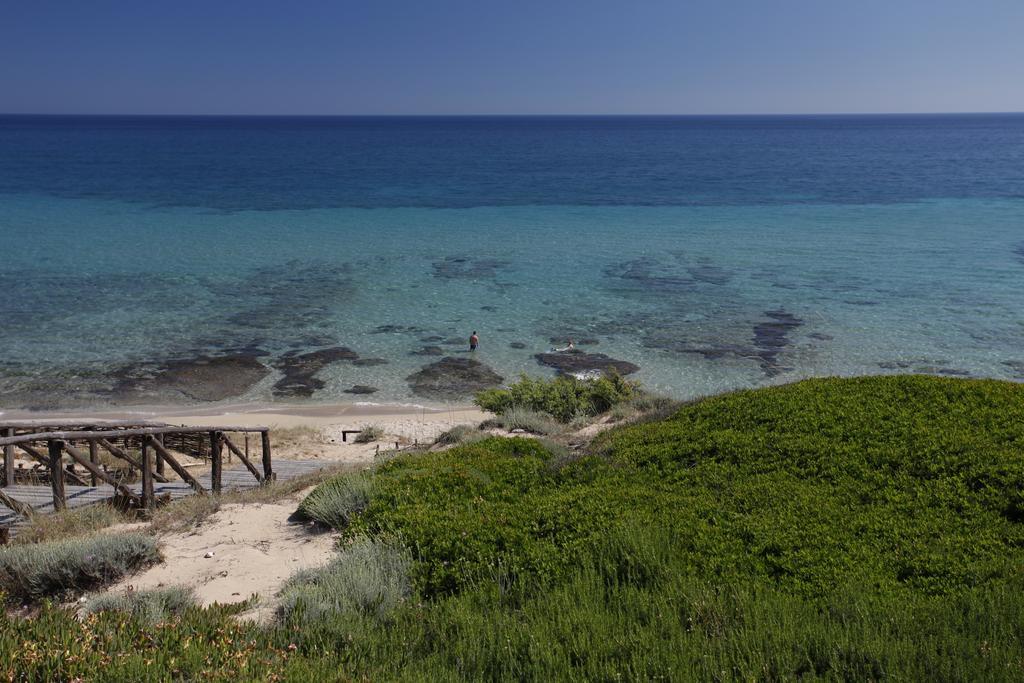 Masseria Le Fabriche Guest House Maruggio Bagian luar foto